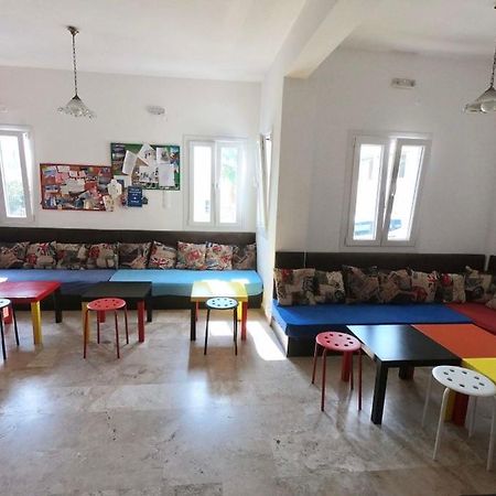 Fira Backpackers Place Экстерьер фото
