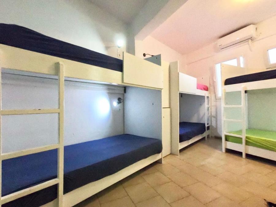 Fira Backpackers Place Экстерьер фото