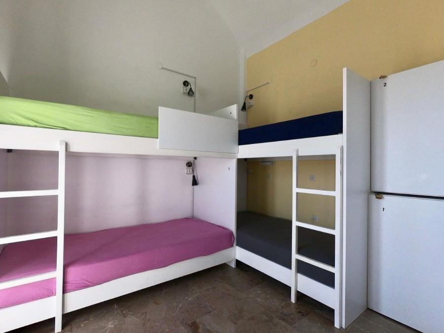 Fira Backpackers Place Экстерьер фото