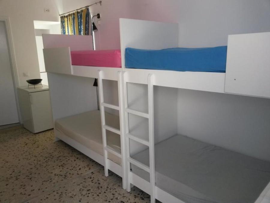 Fira Backpackers Place Экстерьер фото