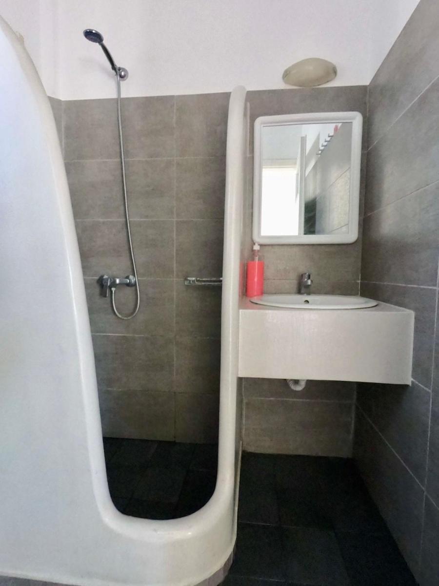 Fira Backpackers Place Экстерьер фото