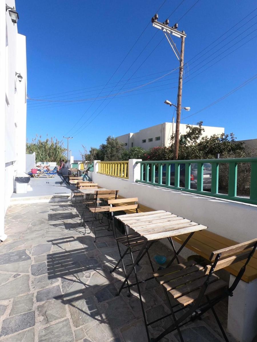 Fira Backpackers Place Экстерьер фото